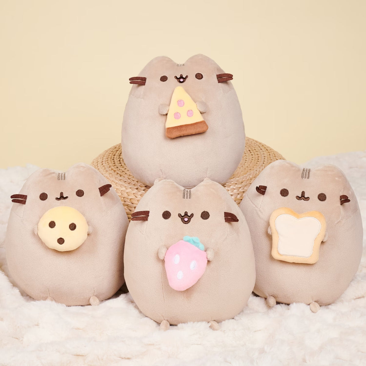 Pusheen Snacking Plush 25 cm
